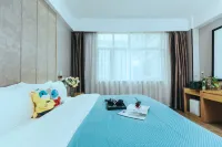 Shangrao Leifeng Hotel (Administrative Center Wanda Plaza) Hotels near Shangrao Railway Station