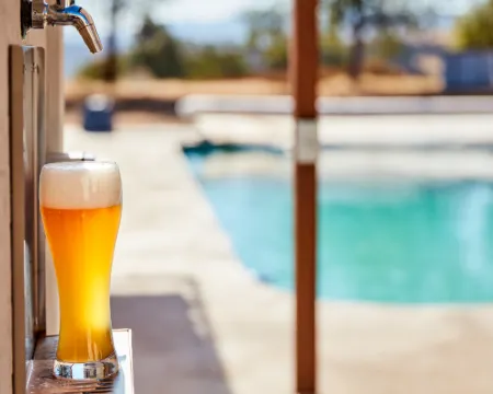 床與木桶石屋酒窖酒店 萊克縣酒店