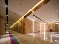 Lavande Hotel (Xingping Maweiyi Hangkong Square) Hotels in Xingping