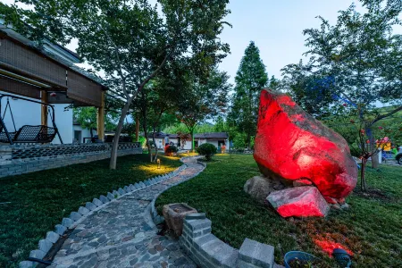 Floral Hotel · Liyang Qishan Hotel (Nanshan Bamboo Sea Store) Отели рядом с достопримечательностью «Pingqiao Stone Dam»