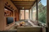 Sansheng Baijianli B&B (Aksu Old Street Night Market)