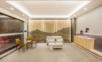 Warm Corner Hotel (leiyang Inventor Plaza Branch)