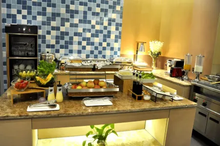 Homeinn · neo (Ziyang Lezhi Wenmiao Street) Отели рядом с достопримечательностью «Tonglv Passenger Transport Terminal»