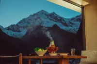 YOLO Guesthouse - balcony