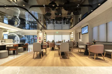 Shanghai Xinzhuang Zhuanqiao Wanda Atour X Hotel Отели рядом с достопримечательностью «Hydrophyte Garden （South Gate）»