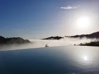 Yunqi Yougu Private Tang Homestay Ya'an Bifengxia Branch - Rooftop Pools
