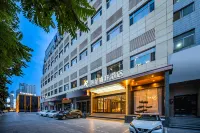 Rezen Select Lanzhou Gongmao Railway Bureau Hotel - غرفة مطلة على الجبل