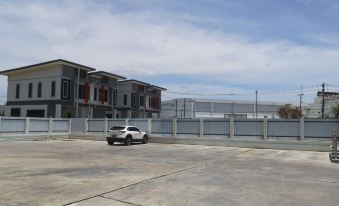 The Charlotte Smart Hotel Lopburi