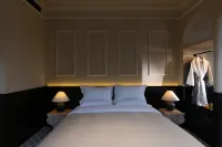 Moonlight Treasure Box Hotel