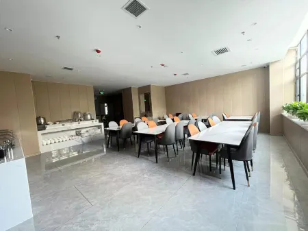 Junxiang Haoting Hotel Отели рядом с достопримечательностью «Beishan Qiyuan»