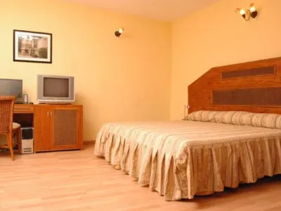 Colonades Hotel Hotels in 