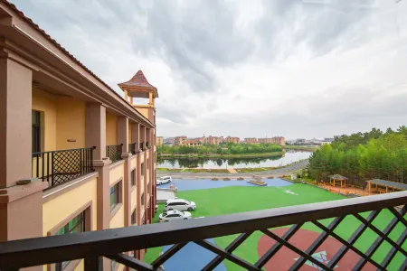 peninsula holiday inn