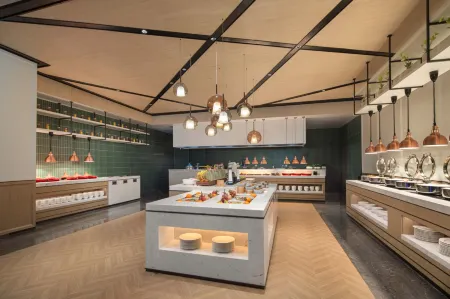 Novotel Lianyungang Haizhou Отели рядом с достопримечательностью «Donggang College of Huaihai Institute of Technology»