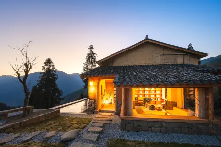 Tingtai Homestay (Titian Scenic Area) Отели в г. Юньхэ