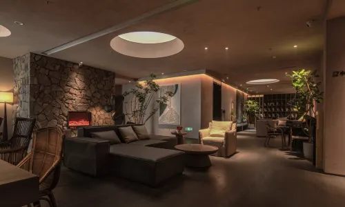 Moxun Chun Designer Hotel (Jiefangbei Hongyadong Branch Chongqing)