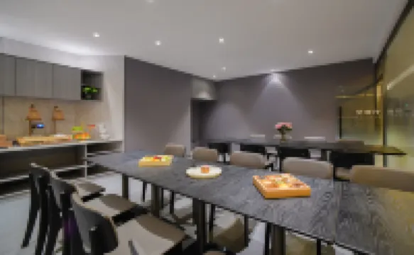 JIYU HOTEL (Shenzhen Convention & Exhibition Center)