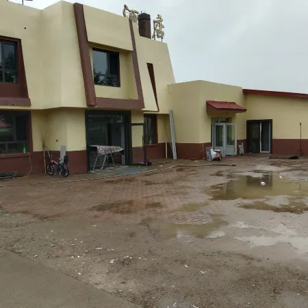 Shibazhan Hotel