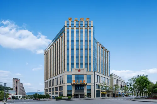 蜀立飯店（巴中高鐵東站店） - 停車場