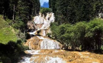 Songpan Silk Road Flower Rain Hotel