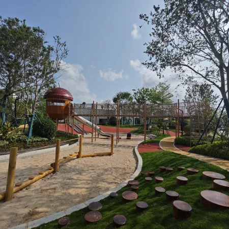 Bihai Yinhu Yijian · Hot Spring Villa