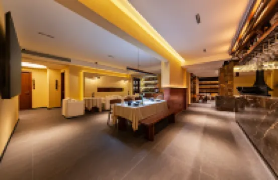 MiLO Hearth米羅設計民宿(張家界天門山索道店) - 溫泉