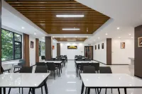 Qiyan Smart Hotel (Guilin High-Speed Railway North Station)