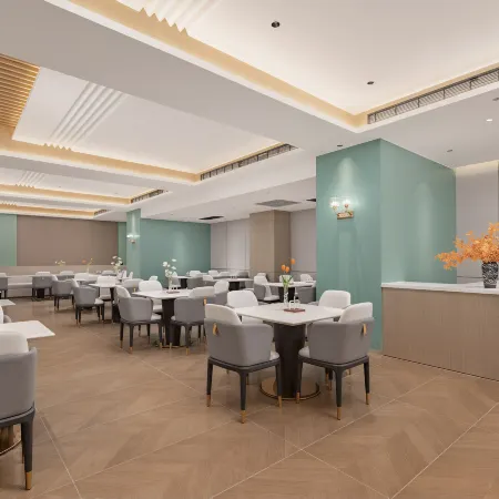 Mehood Lestie hotel (Baoding Zhuozhou Jingtong Grand Outlets)