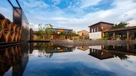 Floral Hotel·Hongshulin Zhimeng hotel Отели в г. Юньсяао