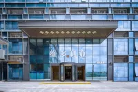 Victoria Hotel(Guangzhou South Railway Station) Hotels near Tianhe Department Store (Dachong Road)
