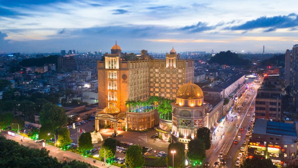 Golden Hotel