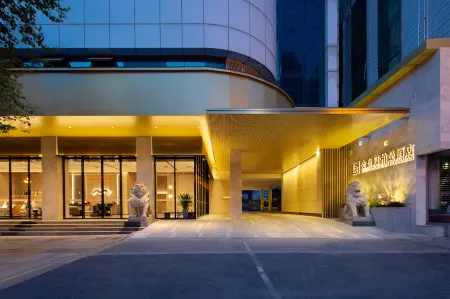 Borrman Jinhuangguan Hotel (Liuzhou Five Star Pedestrian Street) Отели рядом с достопримечательностью «Guangxi Science and Technology University (Southwest to Liuzhou Qiaoyuan Unit)»