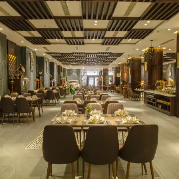 Dong Duong Hotel & Suites - Afternoon Tea Inclusive - Very Central