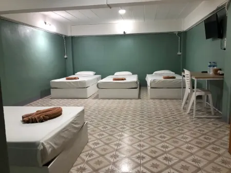 Parichart Place Отели в г. Район Пуа