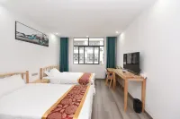Fanshe B&B (Tiantangzhai) Hotels near Second Exhibition Room, Headquarters of Liu and Deng's Army Leaping into Dabie Mountain