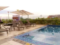 Park Inn by Radisson Iloilo - Rooftop Pools