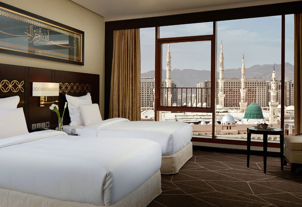 1. Pullman ..
