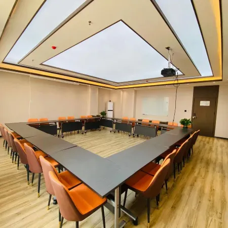 Suihua Chengyue Gloria Business Hotel