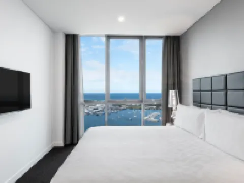 Meriton Suites Southport Hotels in Southport