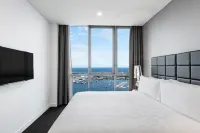 Meriton Suites Southport Hotels in Main Beach