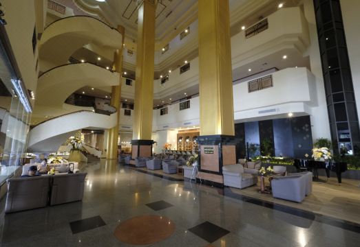 2. 로얄 푸켓 시티..