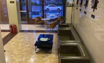 Qian'an traffic business hotel