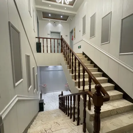 Lanxi Yijia Hotel
