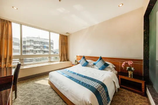 Jiangmen Baiwo Hotel (Wuyi Hospital of Traditional Chinese Medicine West Area)