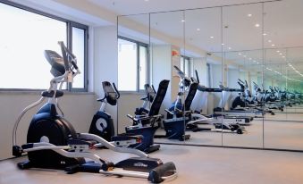 Holiday Inn Shanghai Huaxia