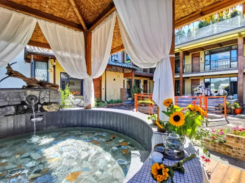 Heshun ancient town Jingwei Suqi Inn