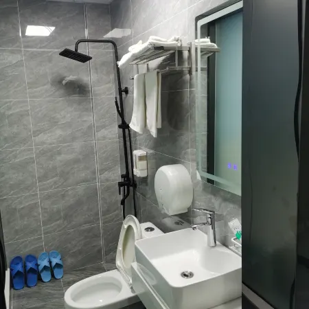 Wangjiang 5000 Years Business Hotel فنادق في وانغ جيانغ