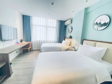 Baiyue Hotel (Shenzhen Houting Metro Station)