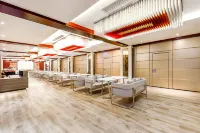 Manzhou International Hotel (Xishui Danxia World Branch)