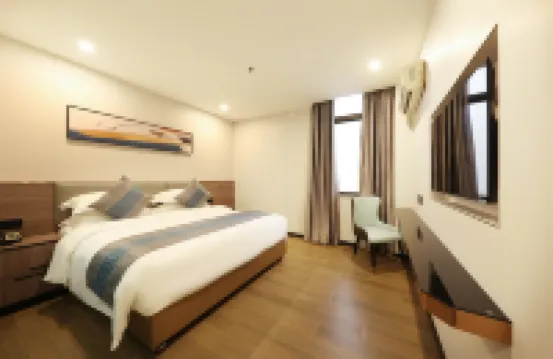 Jiangmen ParkLane Hotel (Xiangshan Park Xinqiao Branch) Hotels near Xinghui Pedestrian Street
