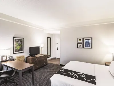 La Quinta Inn & Suites by Wyndham Flagstaff Hotels in 